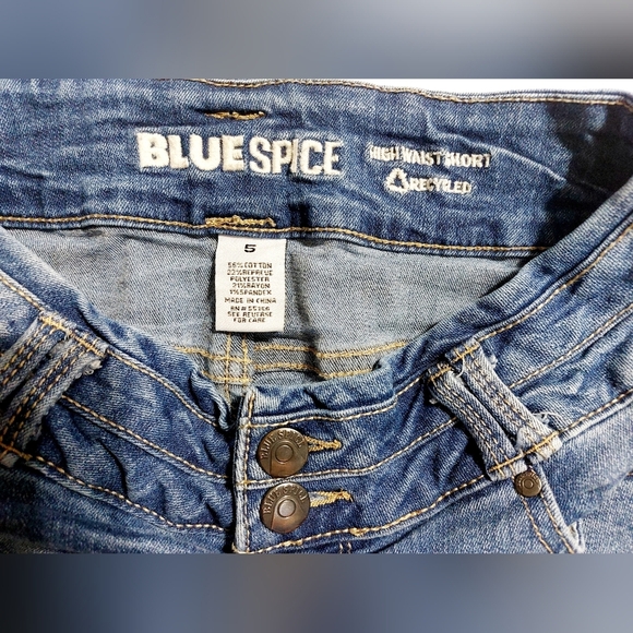 Blue Spice Rolled Denim Shorts 2 button close Recycled Material Size 5 - Picture 4 of 6